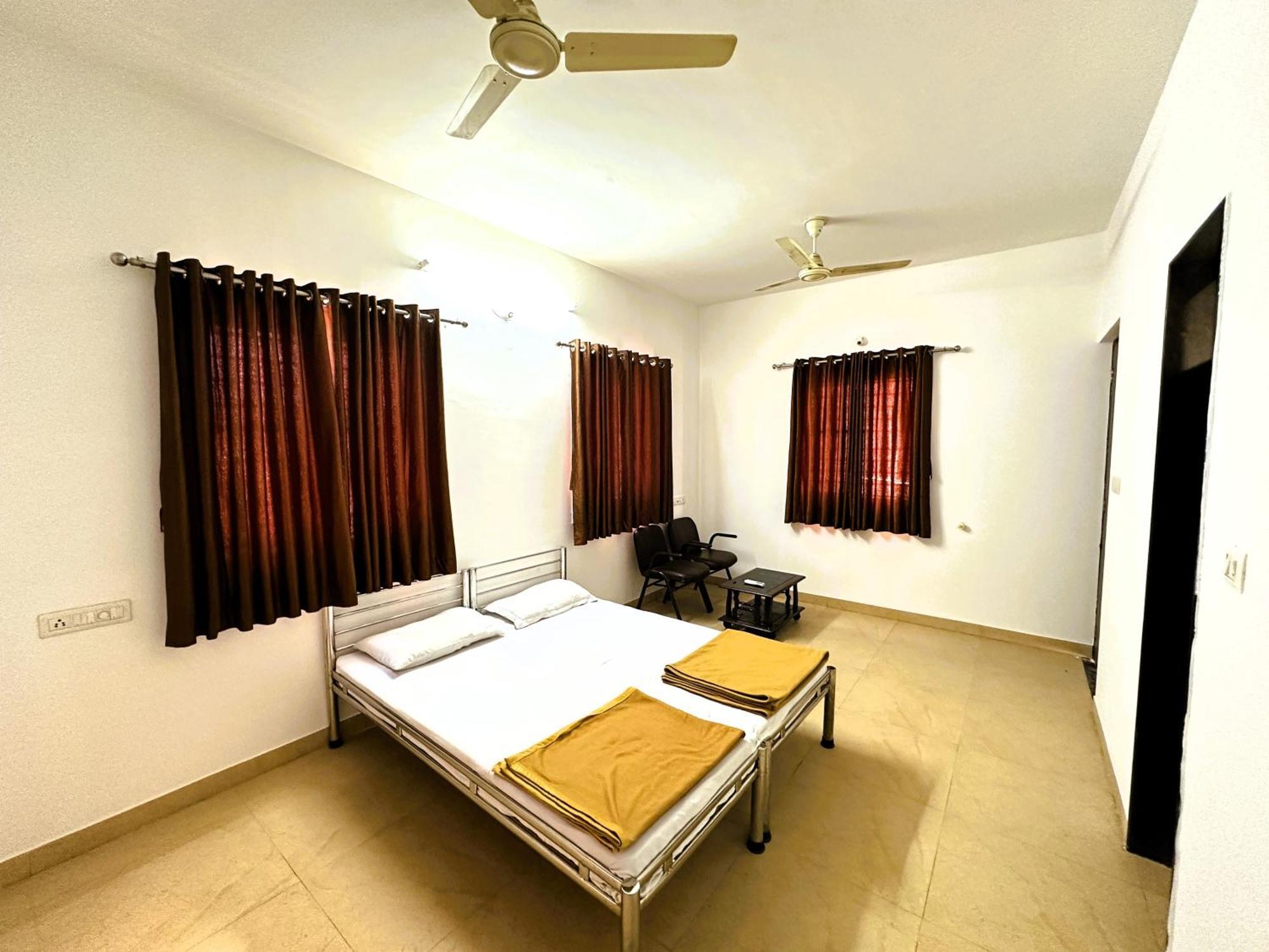 Ranjan Vadi Hotel Bhuj Exterior foto