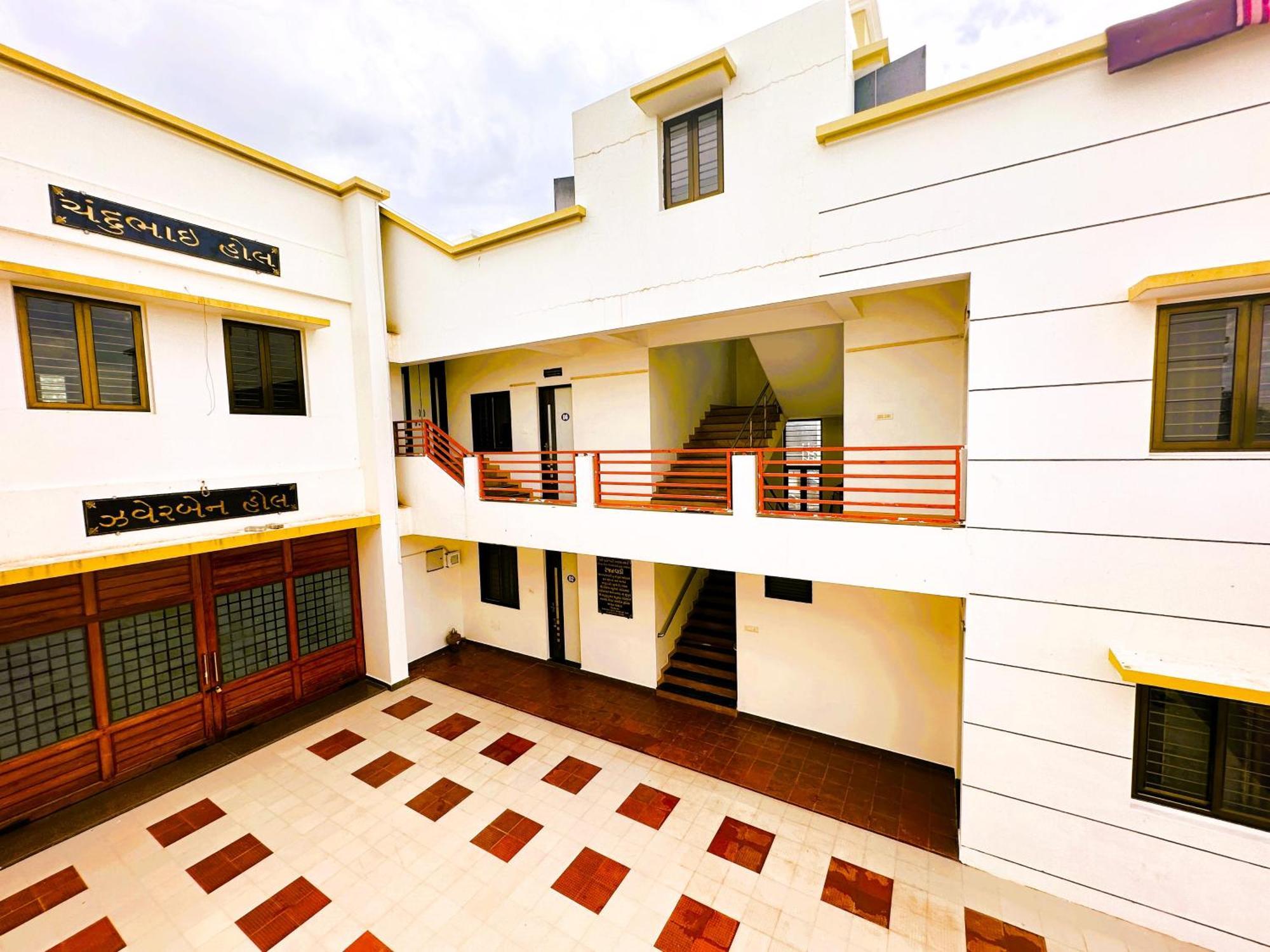 Ranjan Vadi Hotel Bhuj Exterior foto